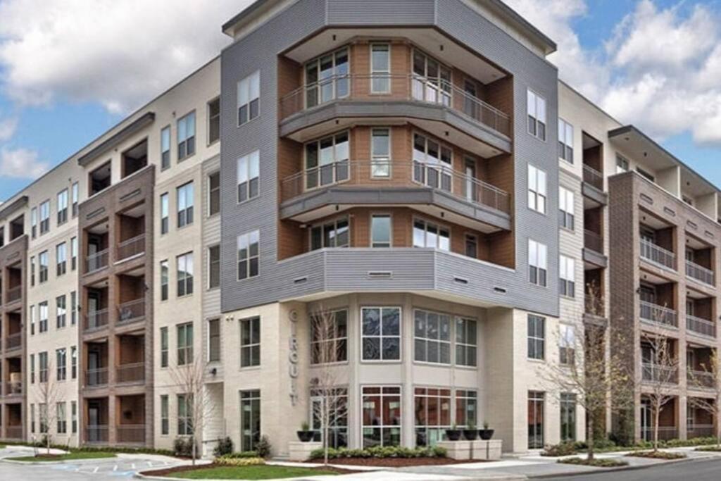 Welcome To Deet's Place! Apartment *